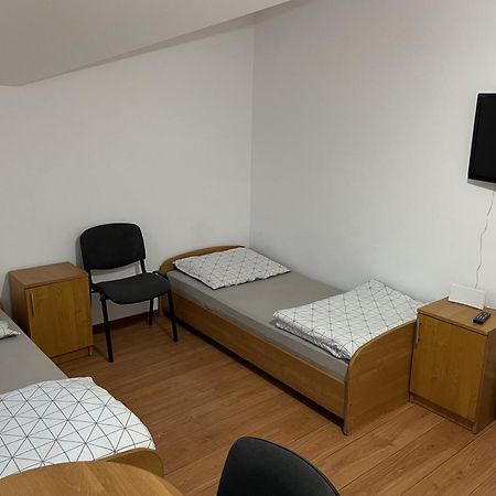 Noclegi Pracownicze Lazur Ciechanów Esterno foto