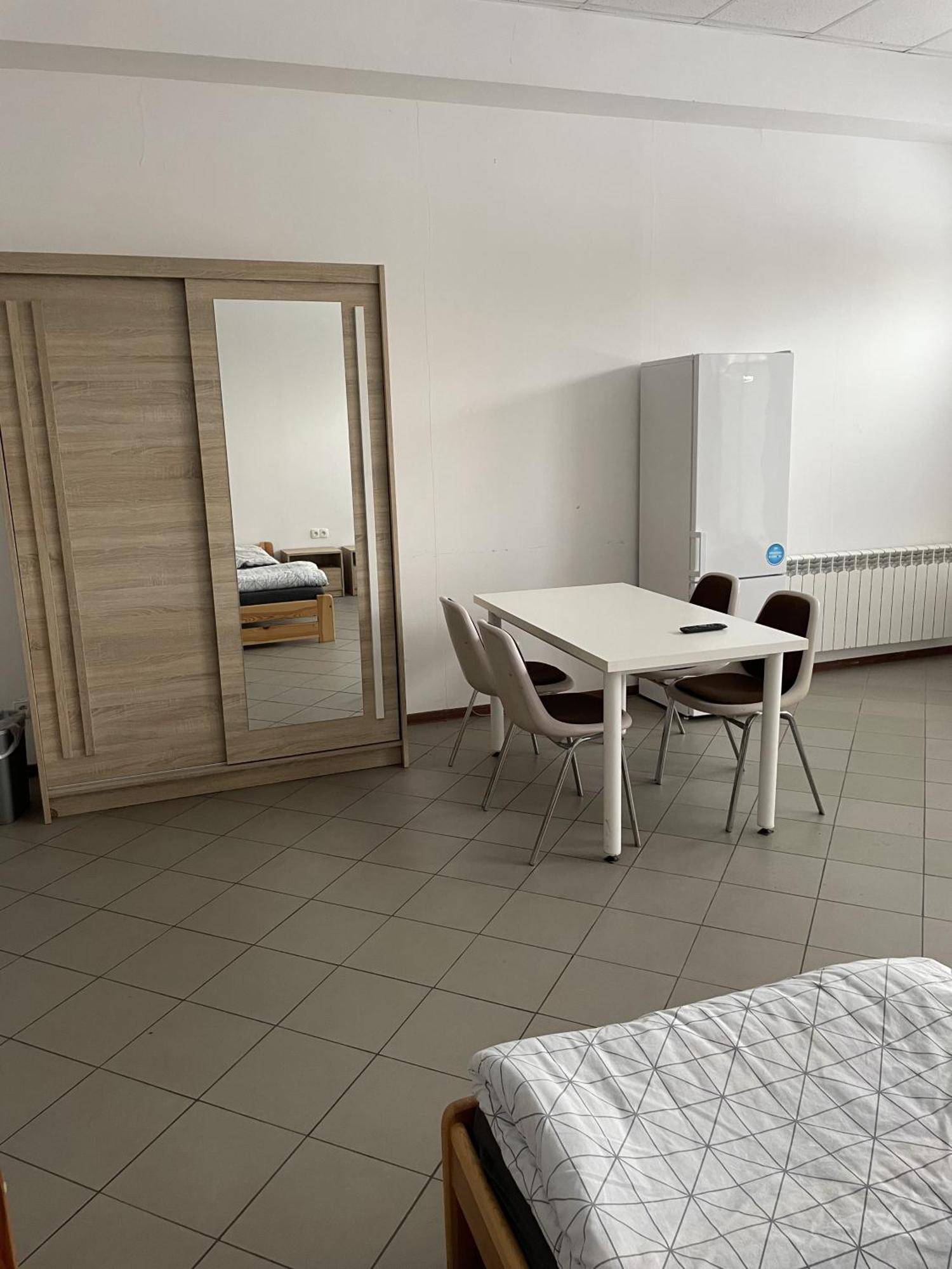 Noclegi Pracownicze Lazur Ciechanów Esterno foto